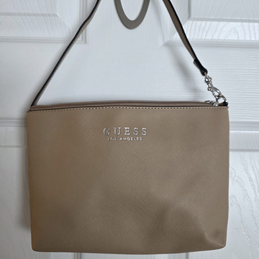 Guess Cosmetic Bag - Picture 1 of 2